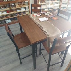 Dining Set If 4 Chairs And A Table