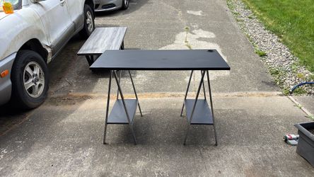 Computer desk