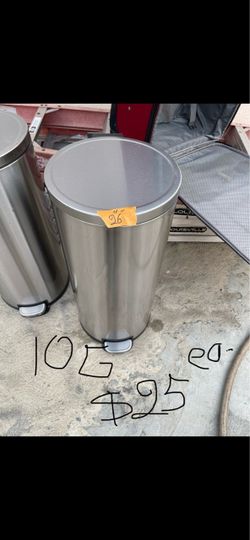 Excellent condition, different sizes trash cans