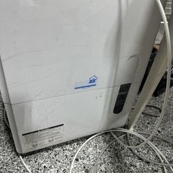 Dehumidifier 