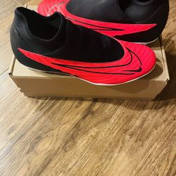 SIZE 10 MENS NIKE PHANTOM GX CLUB FG/MG SOCCER CLEATS