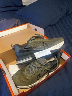 Mens size 12 Nike Airmax