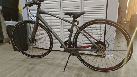 Specialized Sirrus Hybrid Bike - Disc Brakes - Great Condition