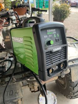 Titanium Stick 225 Inverter Welder