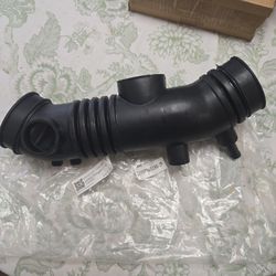 Toyota air intake designed to fit various vehicles new in package $35