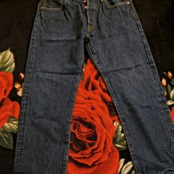 Levis Para Hombre Size 32 X 30 Nuevos  $15 Cada Uno
