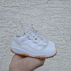 Jordan Citrus 11s Size 8C Toddler
