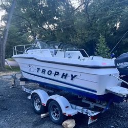 21 Ft Bayliner Trophy  With Trailer 