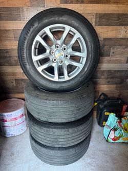 set of tires and rims 265/60/18 Hankook