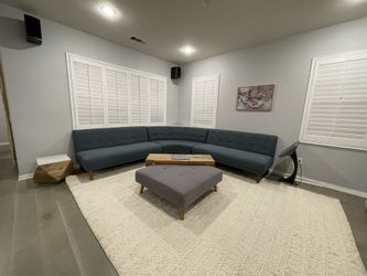 3PCS SECTIONAL!! LIKE NEW!!