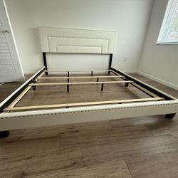 NEW BED FRAME KING SIZE WHITE OR BLACK