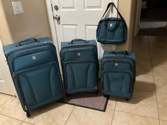 5 piece teal luggage set