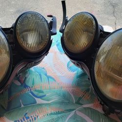 1996 Mercedes E320  Headlight Lamps/Left and Right/Pair 