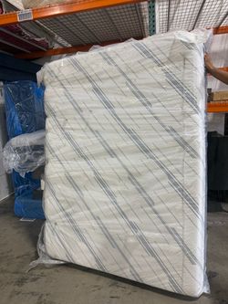 Queen size mattress and boxspring
