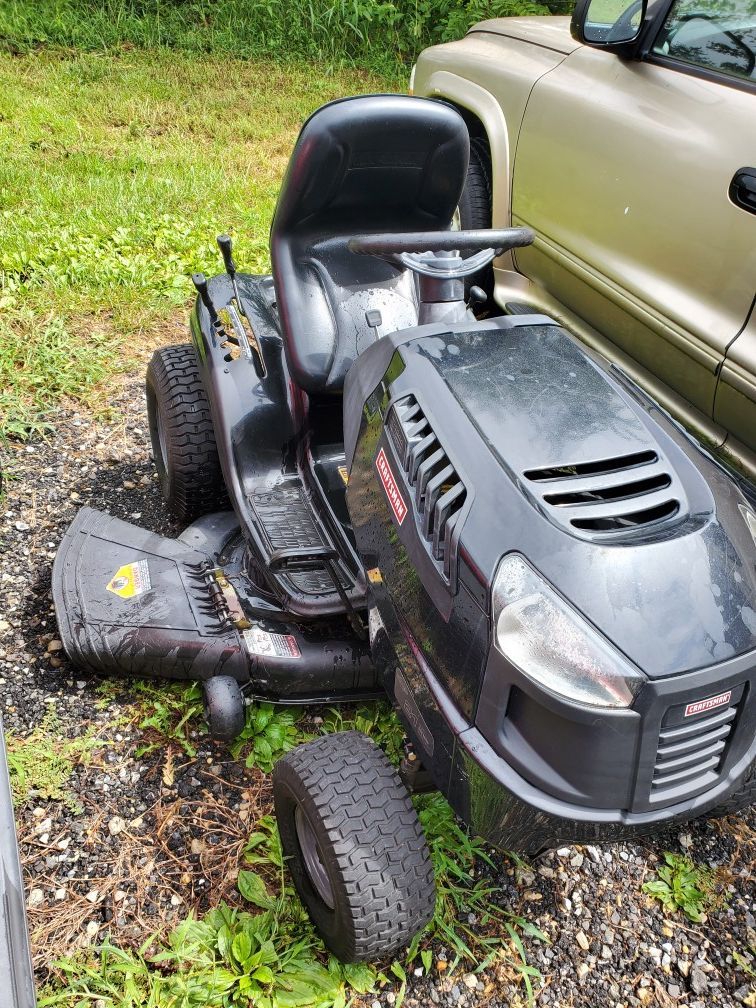46" Craftsman 20hp Lawn Tractor Riding Mower for Sale in Pittsgrove