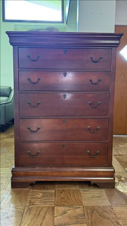 Mahogany tone 5-Drawer Tall Dresser