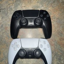 2 ps5 controllers