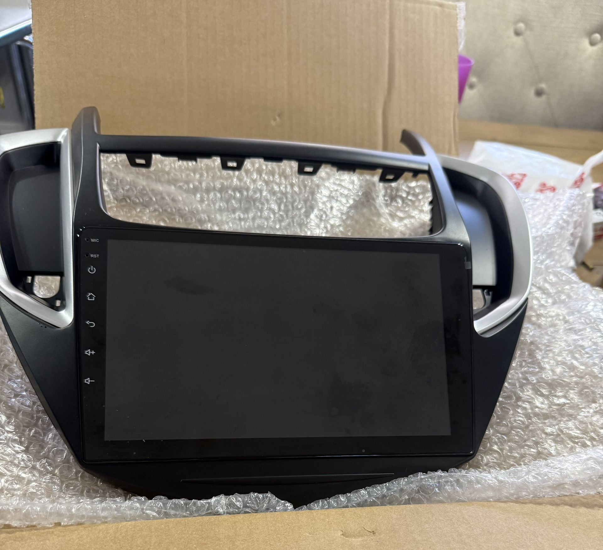 Chevy Trax Car Stereo 9” Bluetooth Scren