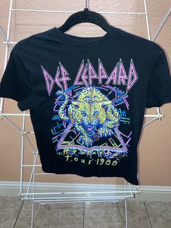 Girls graphic T-shirt, size M