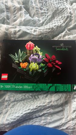 Lego set 10309 Botanical Collection Succulents (BUILT ALREADY)