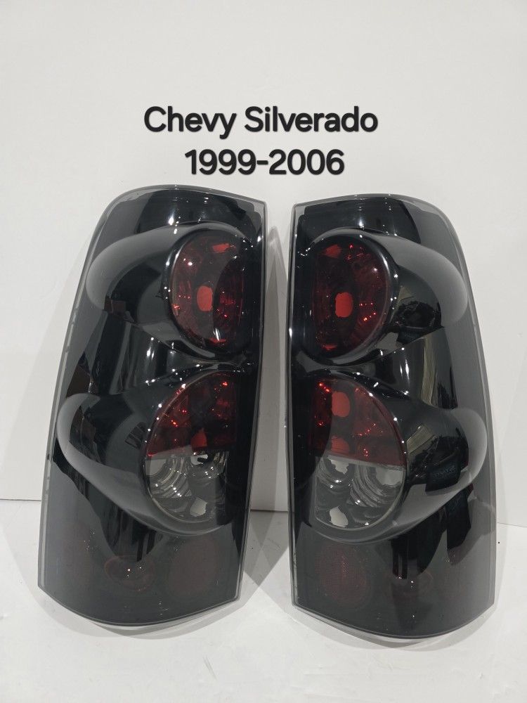 Chevy Silverado 1999-2006 Tail Lights