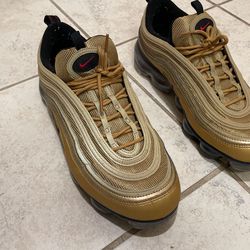 Nike Vapor max Gold Size 11