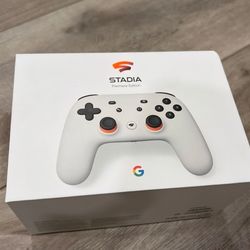 Google Chromecast Ultra (4K) With Stadia Controller (Premier Edition)