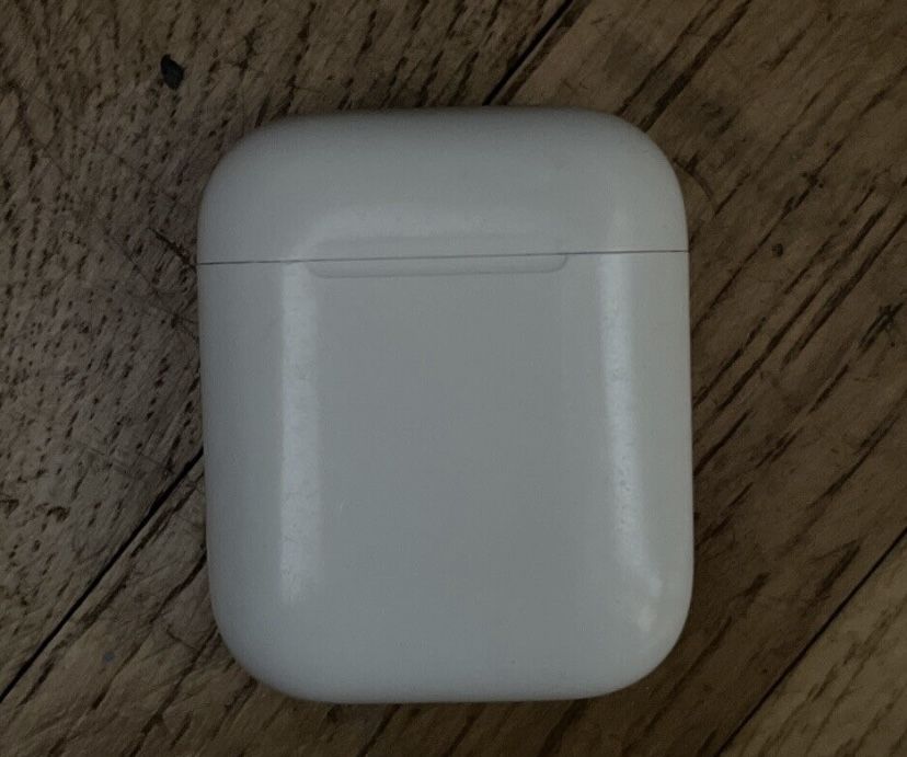AirPods Like New Come With Box And Charger