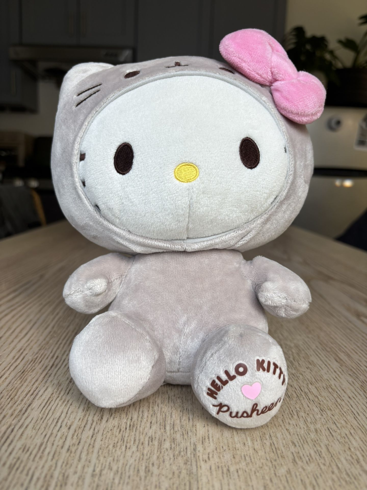 Rare HTF 2021 Sanrio Hello Kitty x Pusheen Collab Plush Stuffed Collectible