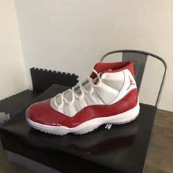 Retro Air Jordan 11… White/Red