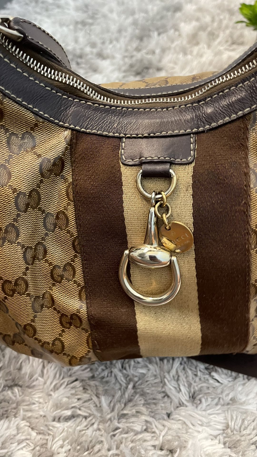 Authentic Gucci Horsebit Signature Canvas Bag for Sale in Willowbrook, IL -  OfferUp