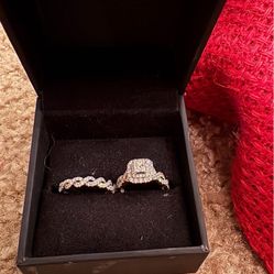 Vera Wang Engagement Ring & Wedding Band