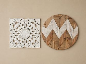 2 wall decor pieces