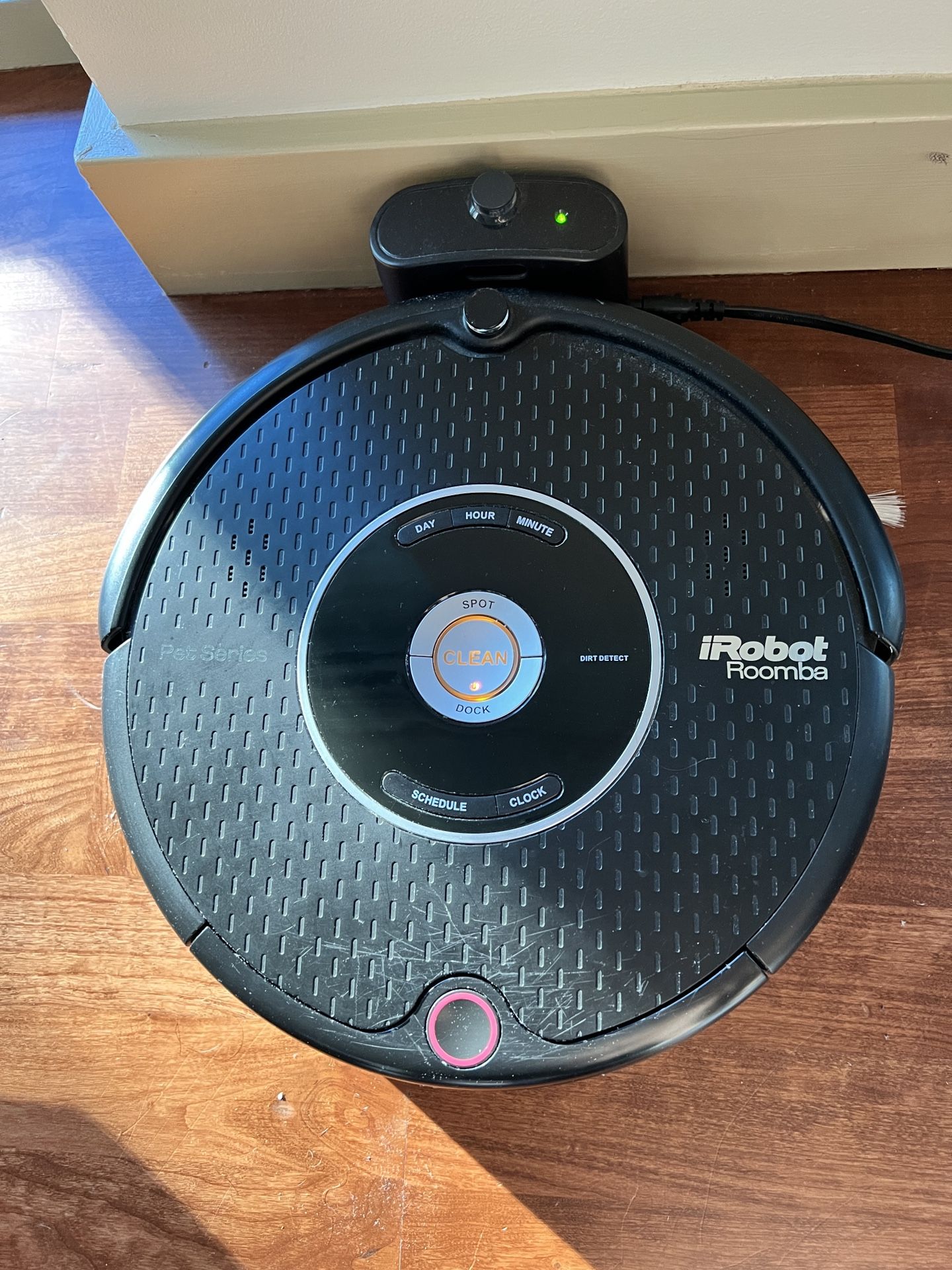 iRobot Roomba 595 Pet Series Vacuum Cleaning Robot, Black