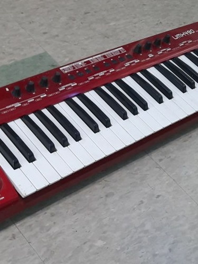 Behringer UMX490 MIDI Recording Keyboard