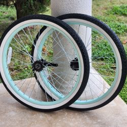 24"×2.125 Almost New Beach Cruiser Bike Wheels 