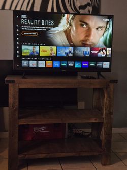 TV SMART DE 40 PULGADAS CON SU CONTROL MARCA Visio