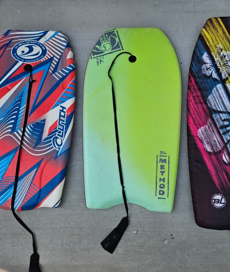  3 Bodyboards
Boogie Boards with Leash