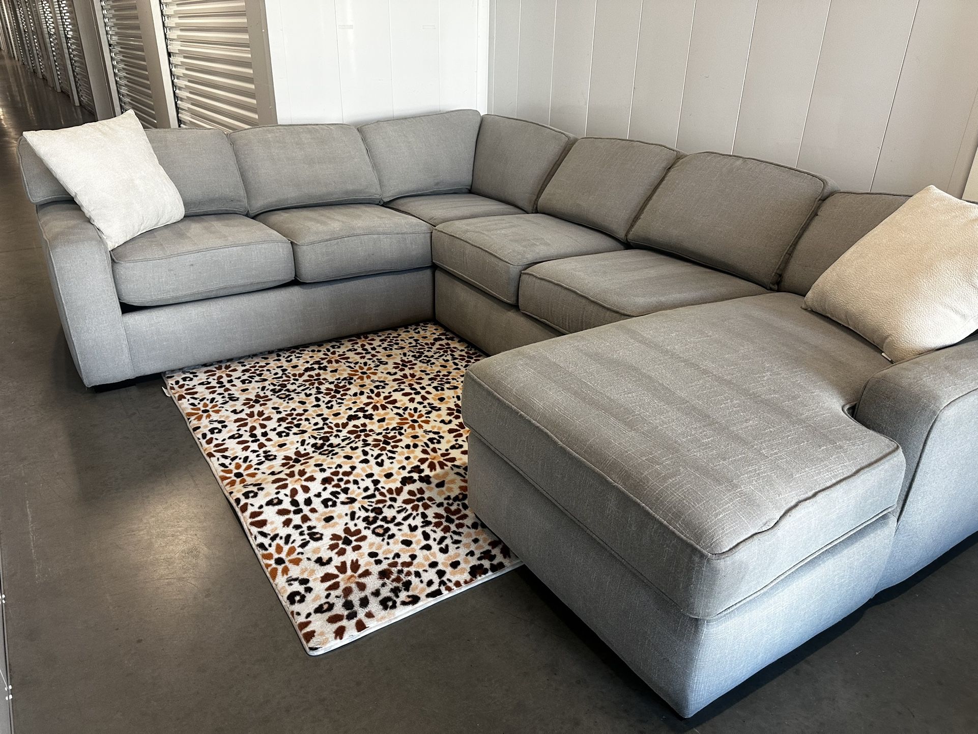 3PC GREY SECTIONAL COUCH W/ FREE DELIVERY
