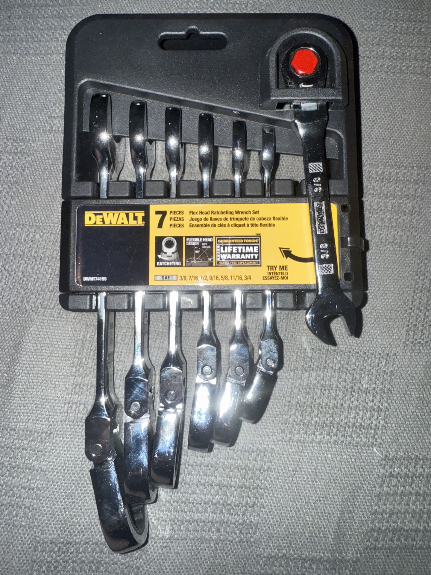 Brand New - DEWALT SAE Ratcheting Flex Head Combination Wrench Set (7-Piece)