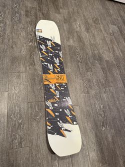 Snowboard - GNU - Young Money 135cm