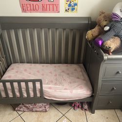 4 In 1 Crib With Changing Table