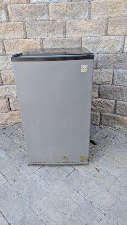 Mini fridge
