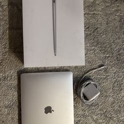 Mac Book Air 13.3 SILVER/1.1GHZ DC/8GB/256GB-USA