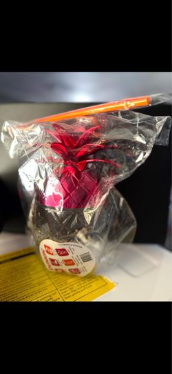 Dunkin pineapple cup with straw