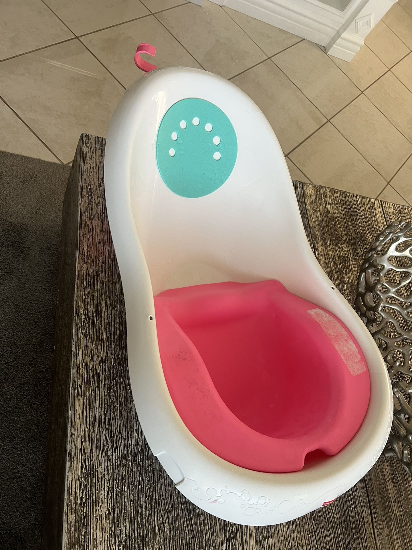 Bath Tub $10