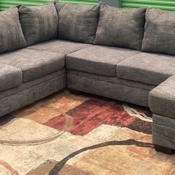Brown Brenton Court 2pc Sectional 