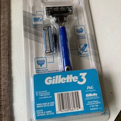 (7) Brand New Gillette 3 Razors With 1 Replacement Blade Each Package Never Opened