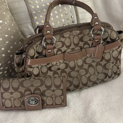 vintage coach W wallet