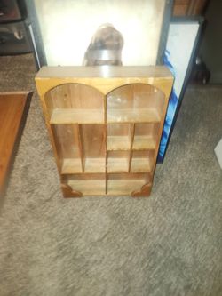 Knickknack shelf